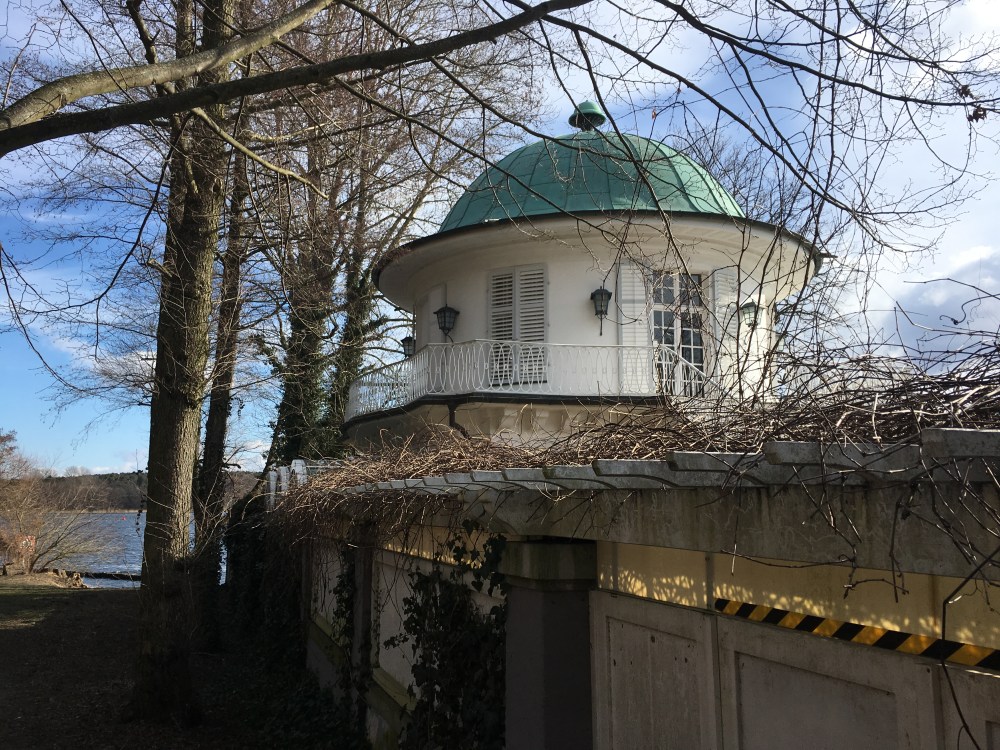 352CBC7D-A5DD-41ED-9BB0-DFCD4FF88F98