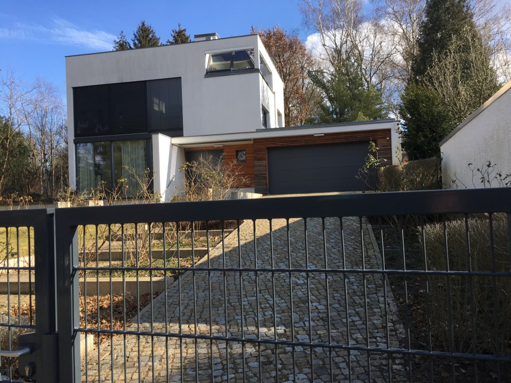 F3EF70B4-32A8-48AB-8589-8C6B50C67BC6